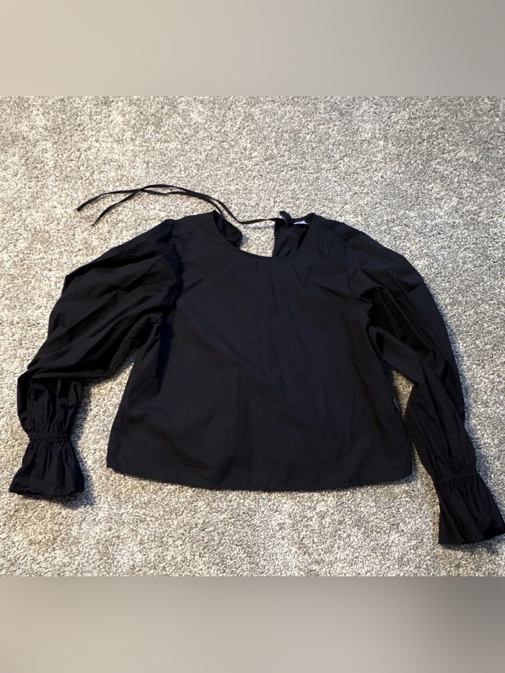 H&M Black Solid V-Neck Tie Blouse Long Sleeve Regular Size S